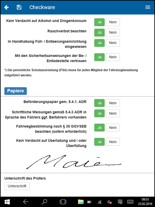 Unterschreiben der Checkliste mit einem Stift oder Finger
